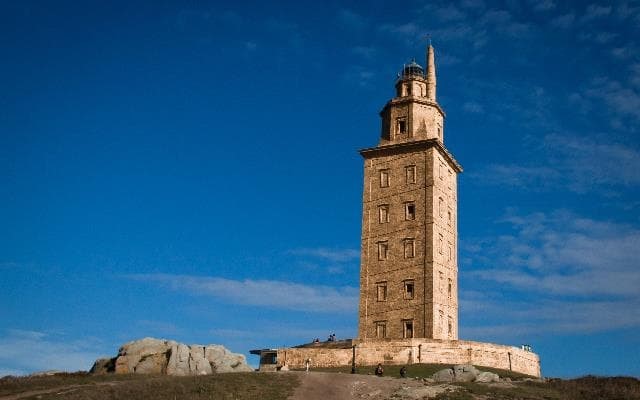 AYUDAS A LA CONSOLIDACIÓN Y AL FORTALECIMIENTO DEL TEJIDO EMPRESARIAL EN LOS AYUNTAMIENTOS DE LA PROVINCIA DA CORUÑA A TRAVÉS DEL APOYO A LA INVERSIÓN EN BIENES INVENTARIABLES DE PEQUEÑAS, MEDIANAS Y MICROEMPRESAS 